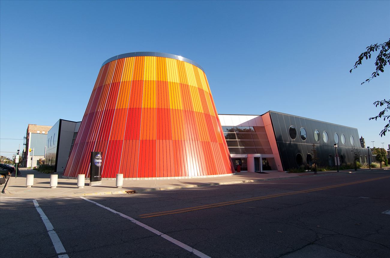 delta_college_planetarium_in_bay_city.jpg
