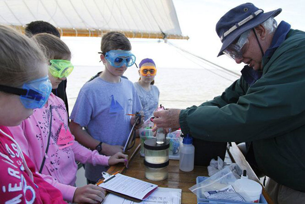 Shipboard 'Science under the Sail' education program