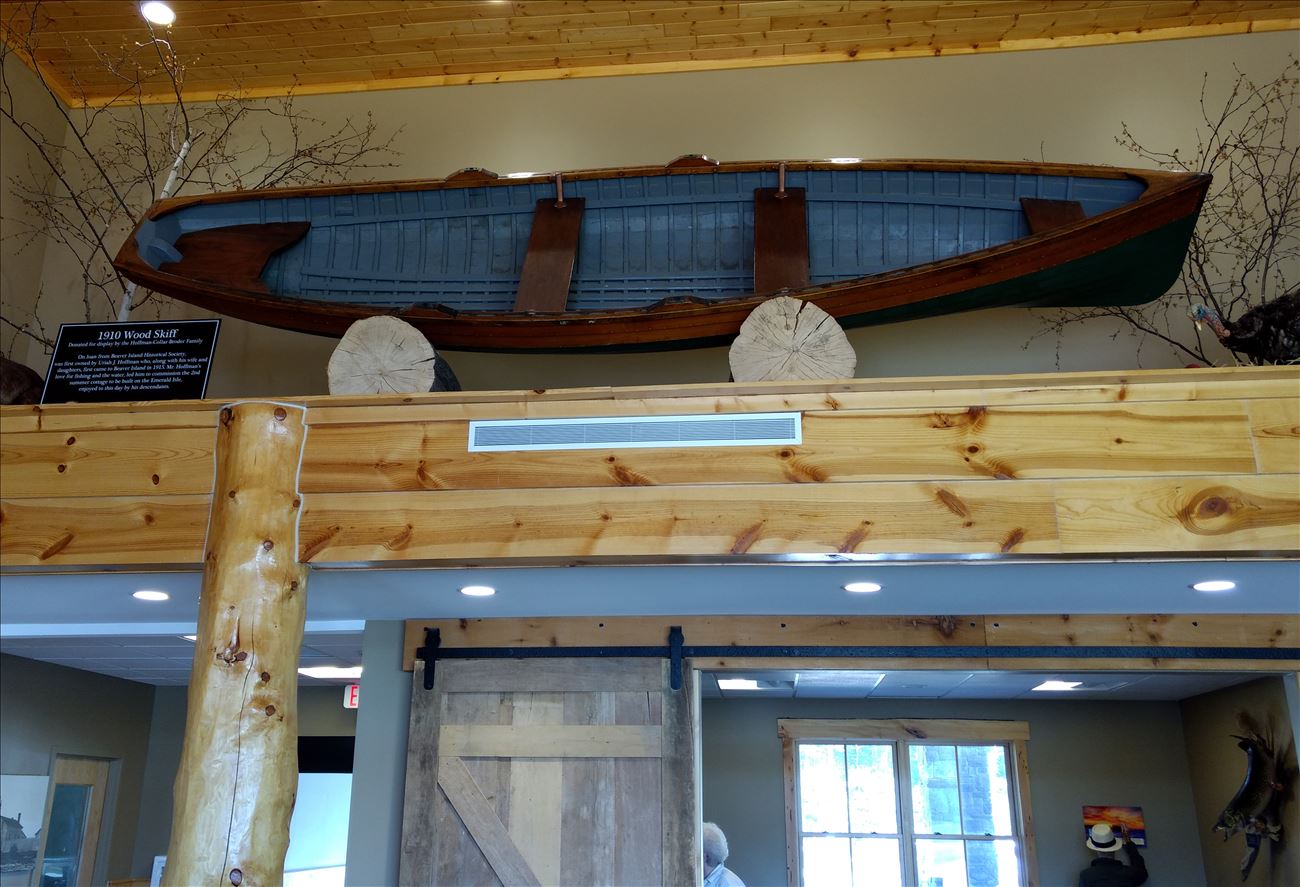 fishing_skiff_exhibeted_at_airport.jpg